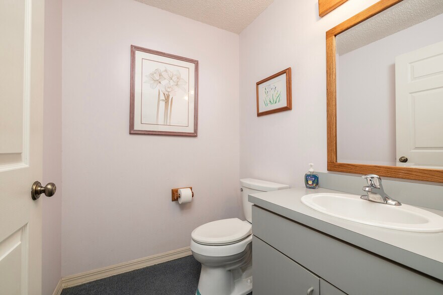 More Photos Of 2300 W Bay Dr, Largo Office Residential For Lease