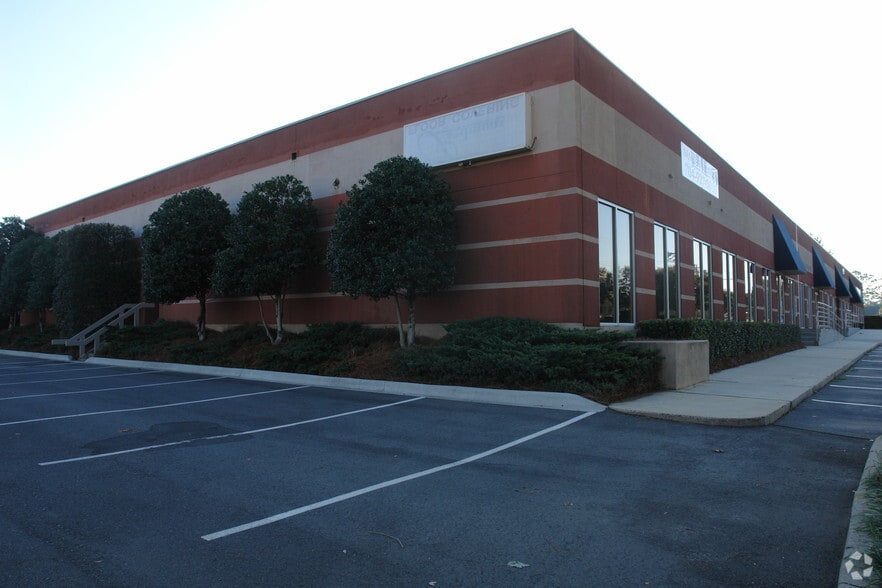 More Photos Of 9517 Monroe Rd, Charlotte Light Distribution For Lease