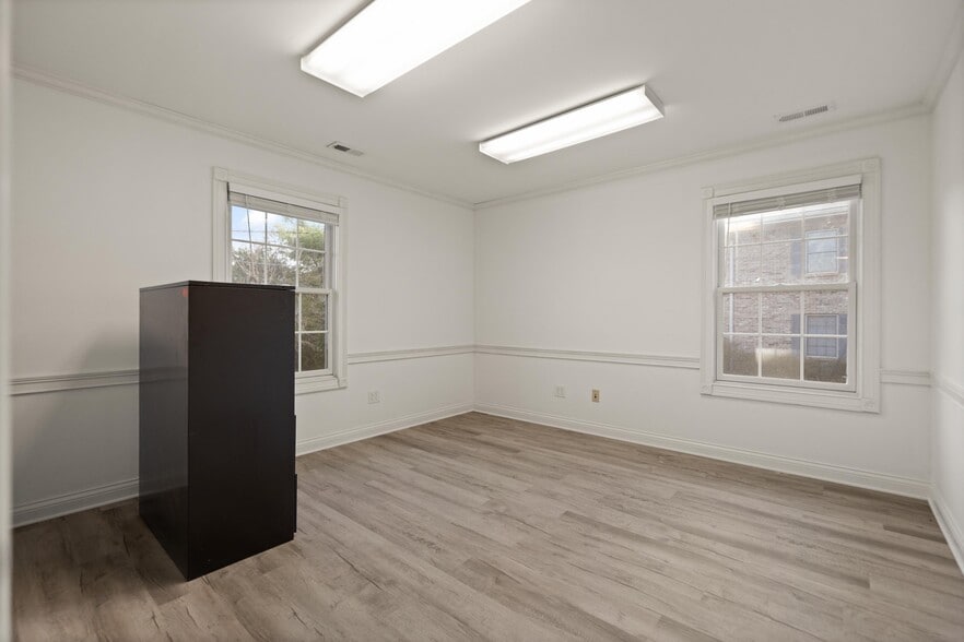 More Photos Of 103 Wind Haven Dr, Nicholasville Office For Lease