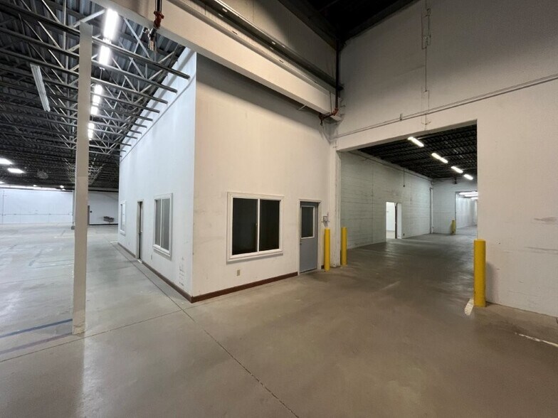 More Photos Of 11356 215th St W, Lakeville Manufacturing For Sale