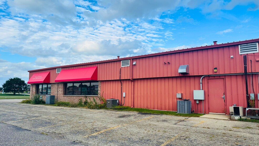 More Photos Of 2812 New Pinery Rd, Portage Freestanding For Sale