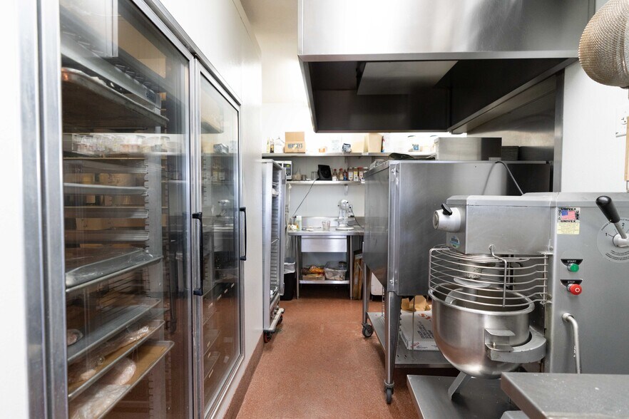 More Photos Of 1695 Beach Loop Drive, Bandon Restaurant For Sale