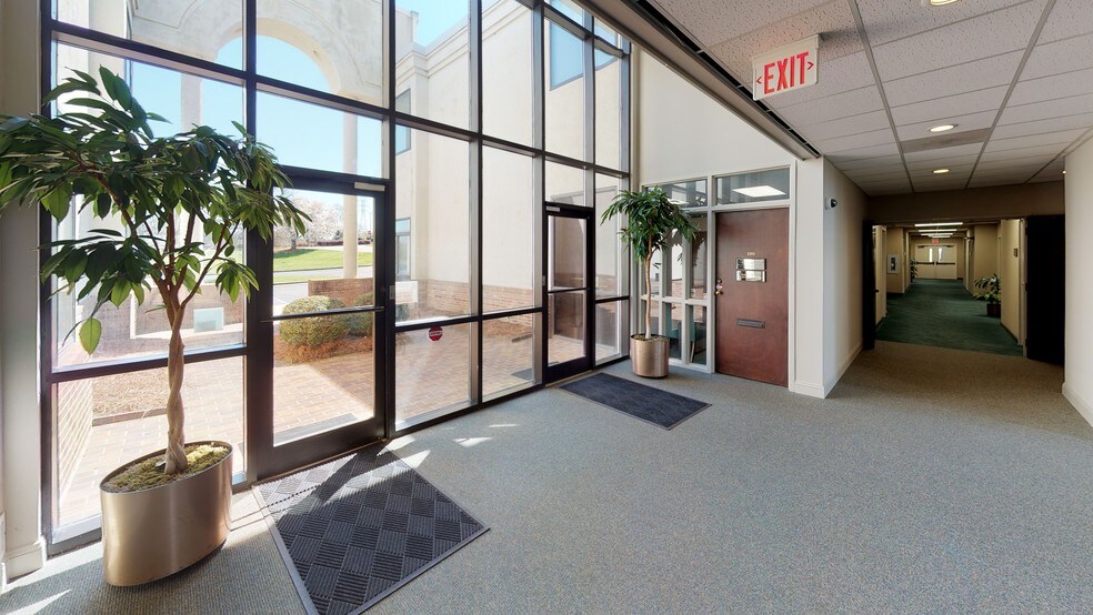More Photos Of 2101 N Sardis Rd, Charlotte Office For Lease