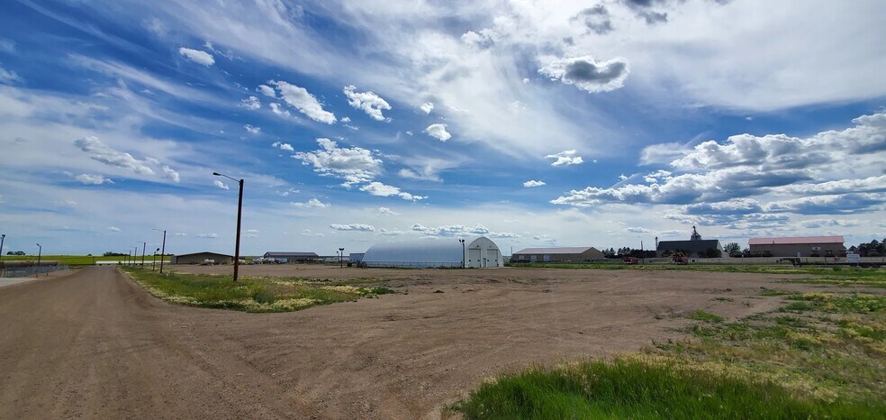More Photos Of 8116 61st St NW, Stanley Service For Lease
