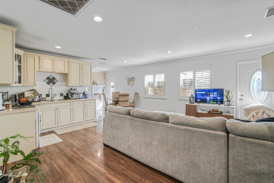 More Photos Of 14623 Roxton Ave, Gardena Multifamily For Sale