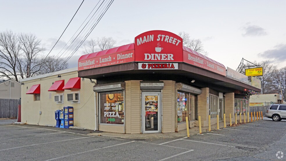 More Photos Of 98 Main St, East Brunswick General Retail For Lease