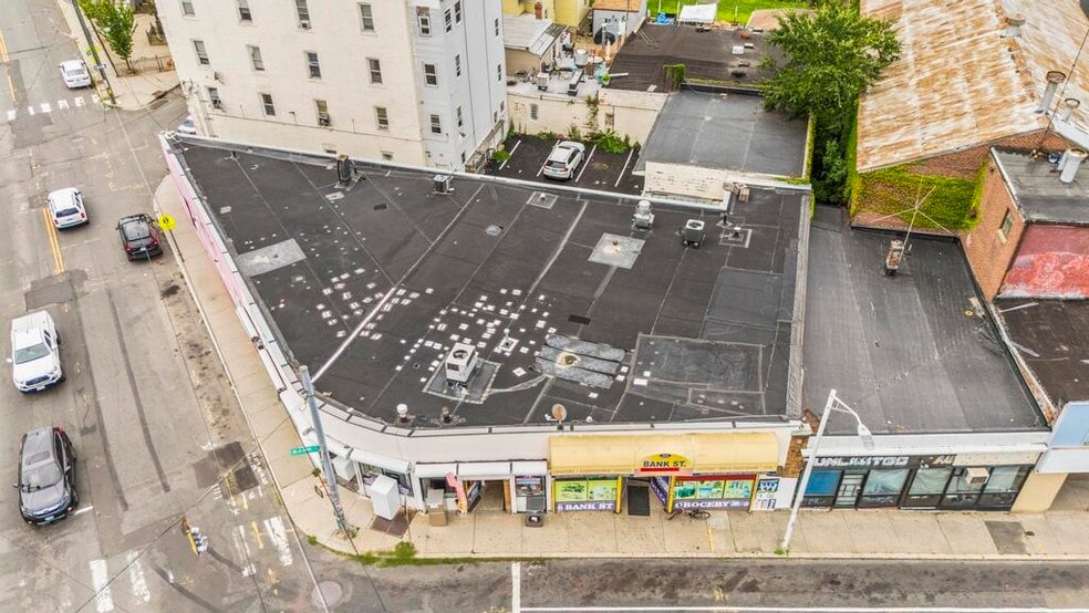 More Photos Of 868-872 Bank St, Waterbury Storefront Retail Residential For Sale