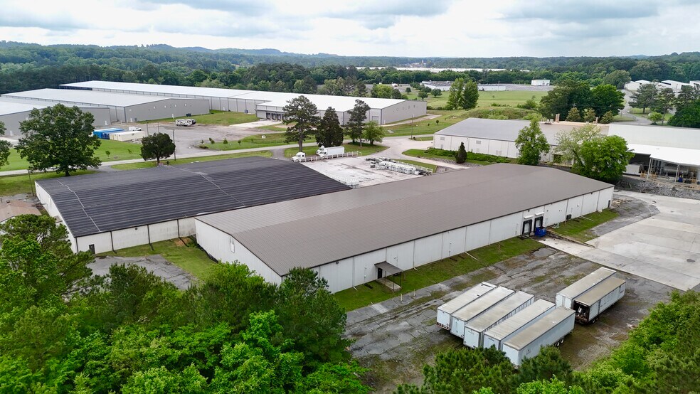 More Photos Of 2915 20th St NE, Cleveland Distribution For Lease