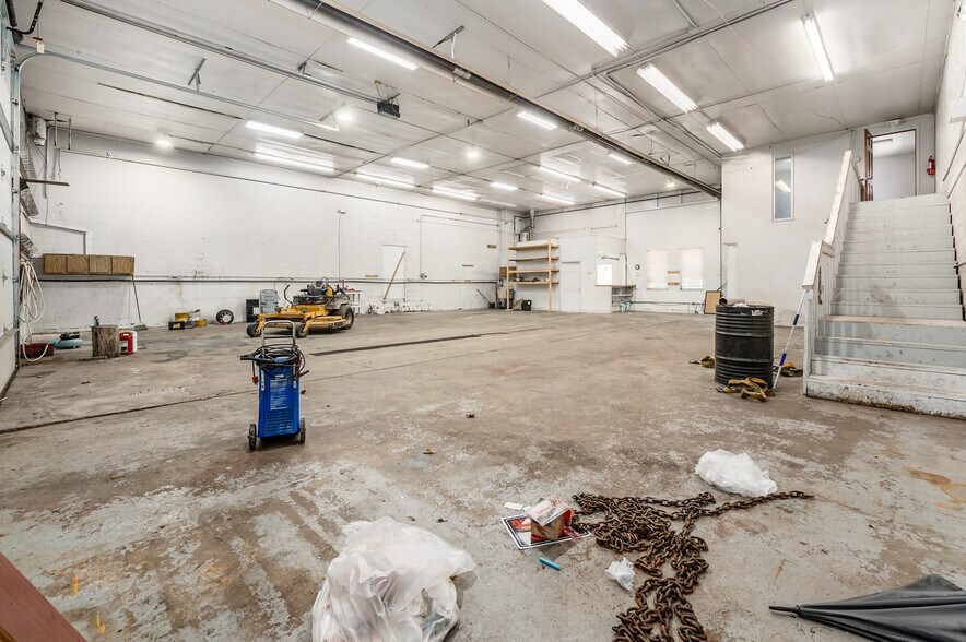 More Photos Of 127 Basin St, Hebron Warehouse For Sale