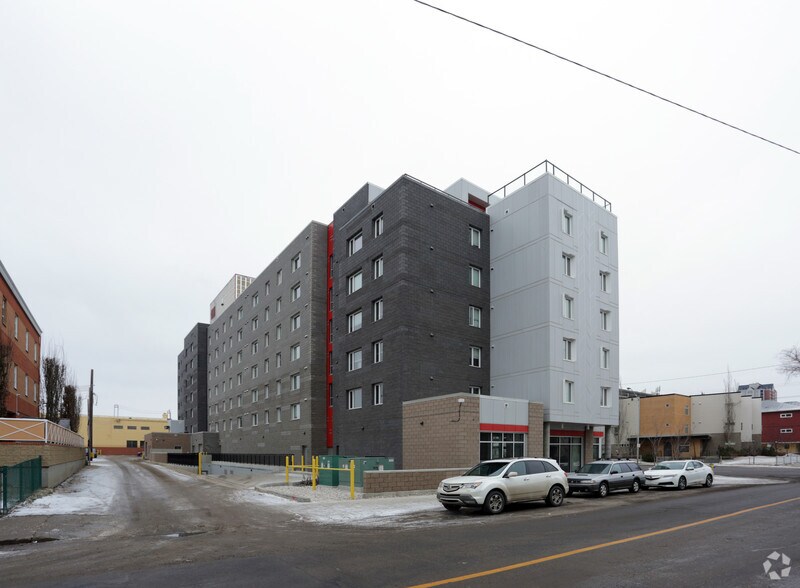 More Photos Of 9505 105th Ave NW, Edmonton Apartments For Lease