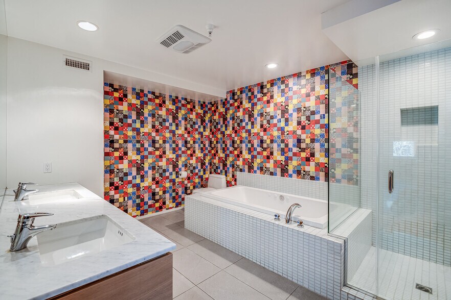 More Photos Of 2100 Abbot Kinney Blvd, Venice Office For Lease