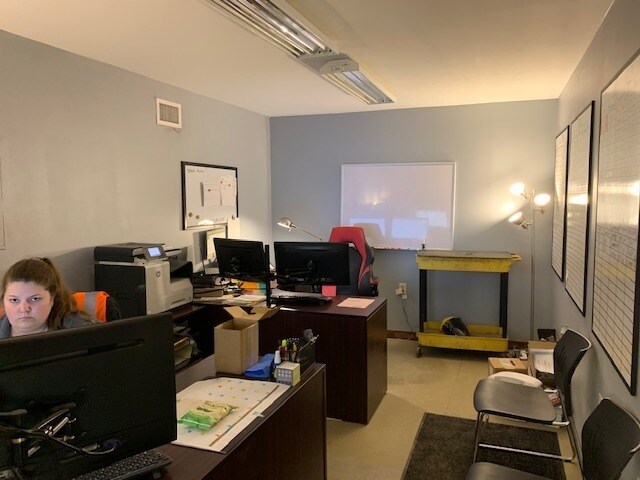 More Photos Of State Route 149, Bellaire Warehouse For Lease