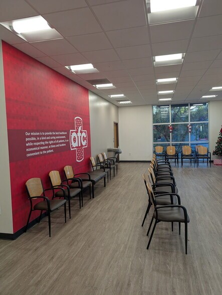 More Photos Of 9040 Ulmerton Rd, Largo Storefront For Lease