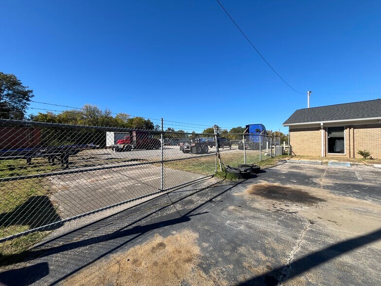 More Photos Of 7643 Highway 178, Olive Branch Office For Sale