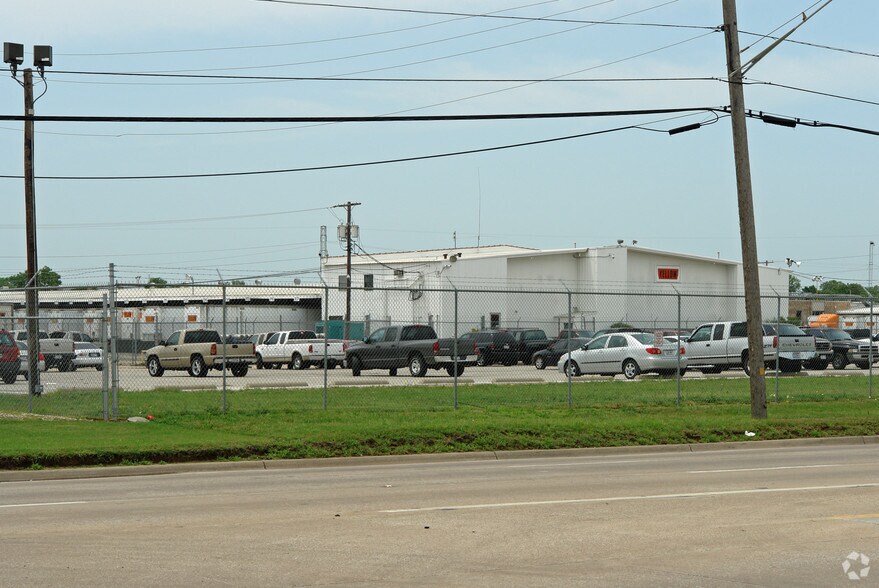 Primary Photo Of 4444 Irving Blvd, Dallas Truck Terminal For Lease