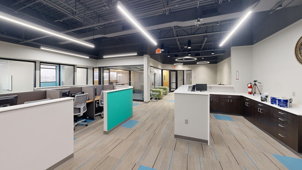 More Photos Of 5001 US Highway 30 W, Fort Wayne Medical For Lease