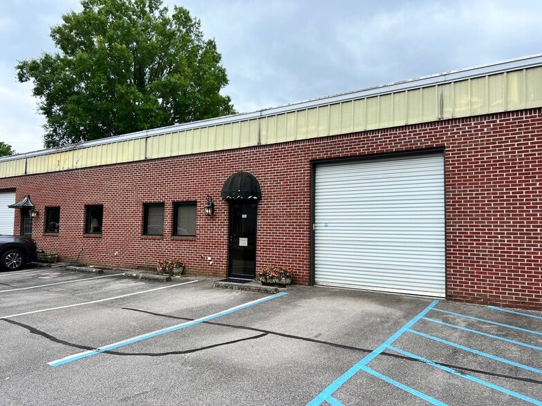 Primary Photo Of 4100 Autumn Ln, Birmingham Flex For Lease