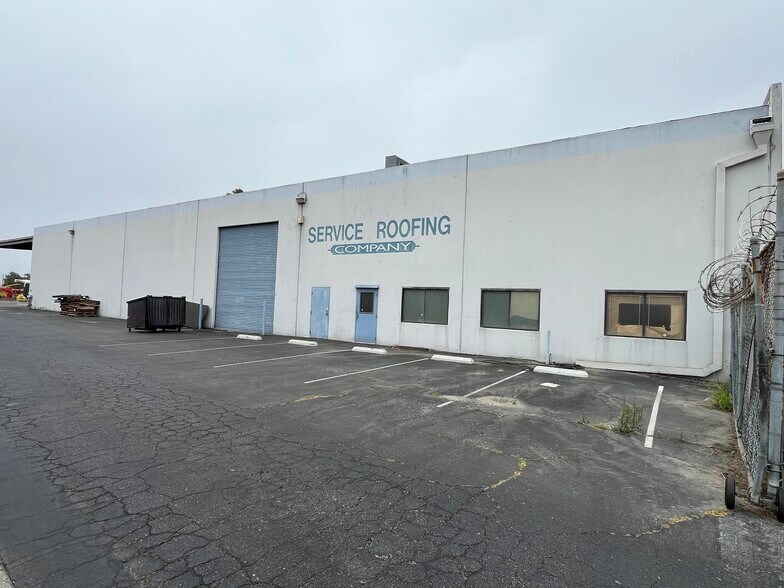 More Photos Of 440 E Walnut Ave, Fullerton Warehouse For Lease