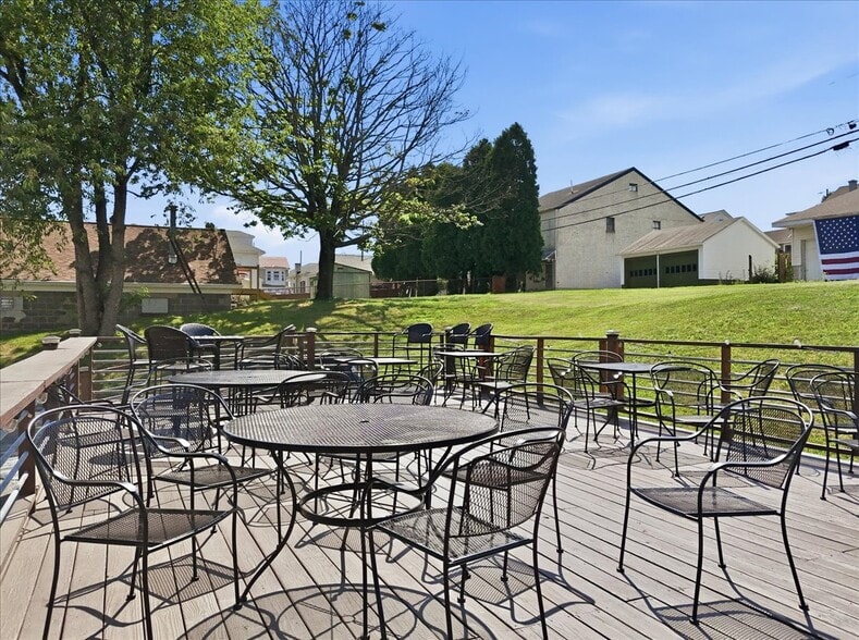 More Photos Of 10 E Lehigh St, Summit Hill Restaurant For Sale