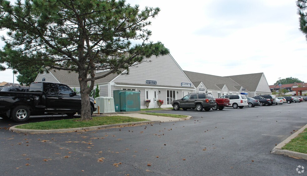 More Photos Of 5703-5713 NW 64th Ter, Kansas City Medical For Sale