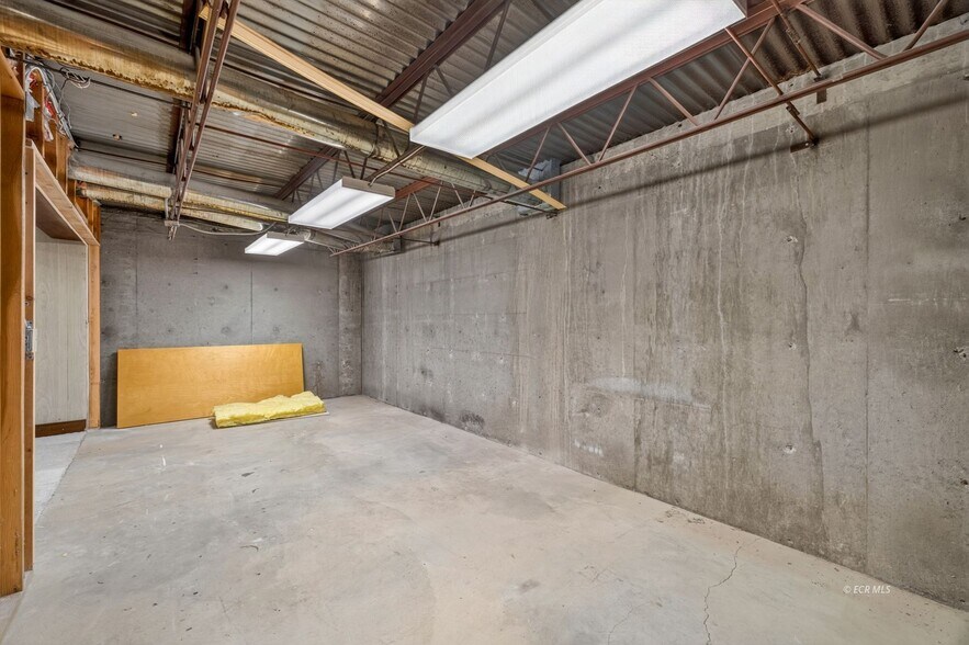 More Photos Of 975 5th St, Elko Office For Lease