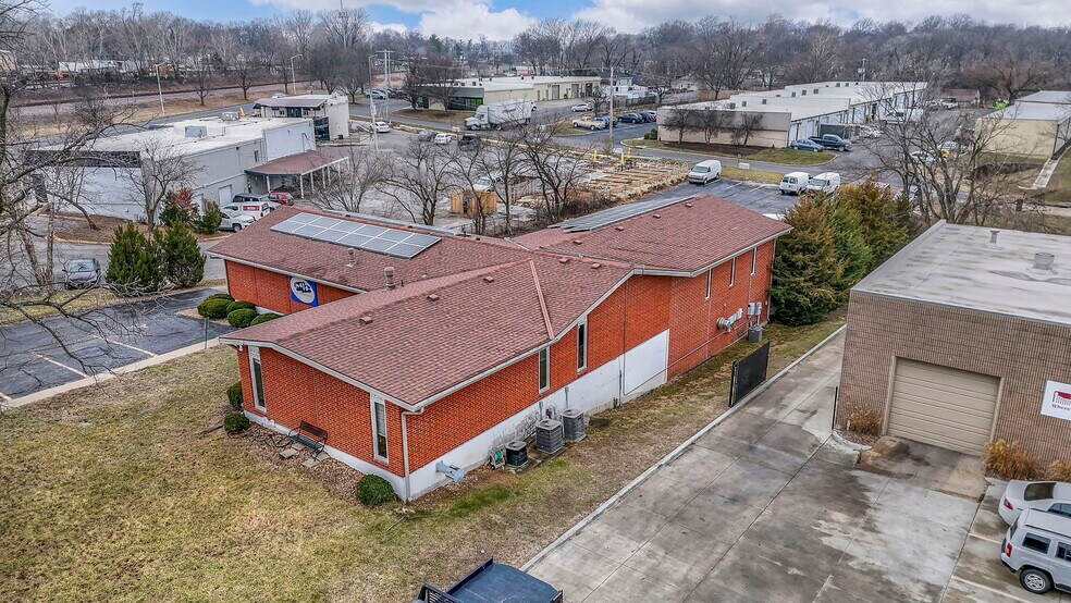 More Photos Of 9020 Rosehill Rd, Lenexa Office For Sale