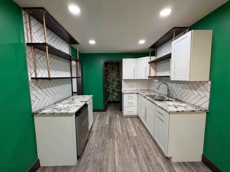 More Photos Of 6401 N Golder Ave, Odessa Warehouse For Lease