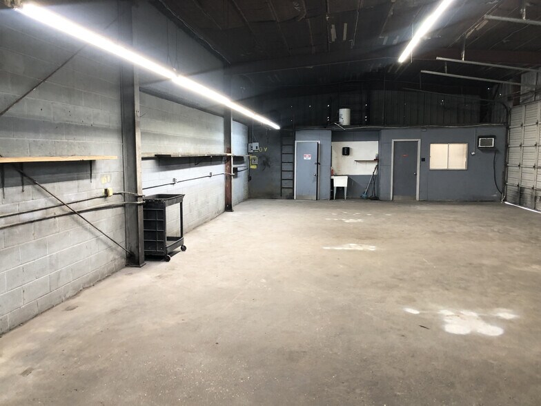 More Photos Of 2641 Delaware Ave, Kenner Service For Lease