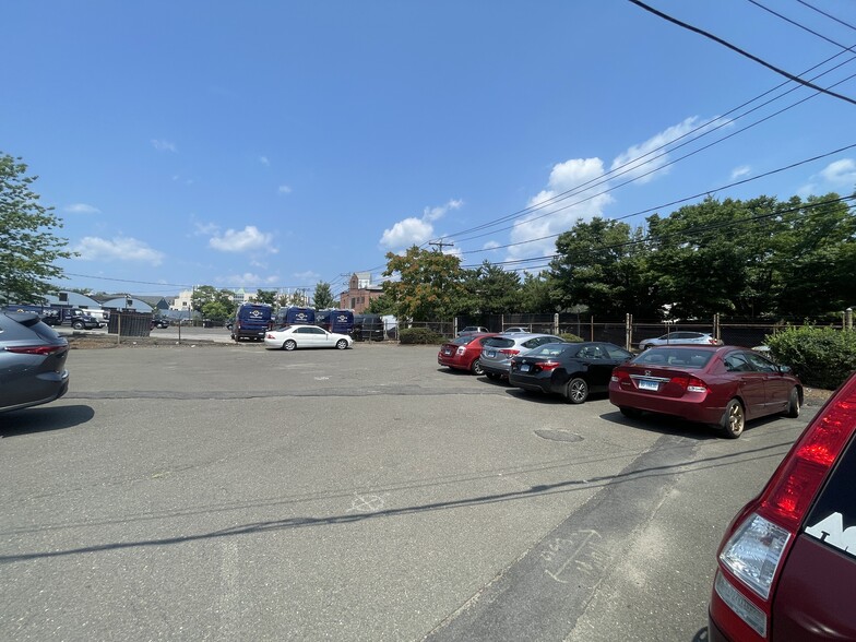 More Photos Of 79 Day St, Norwalk Warehouse For Lease