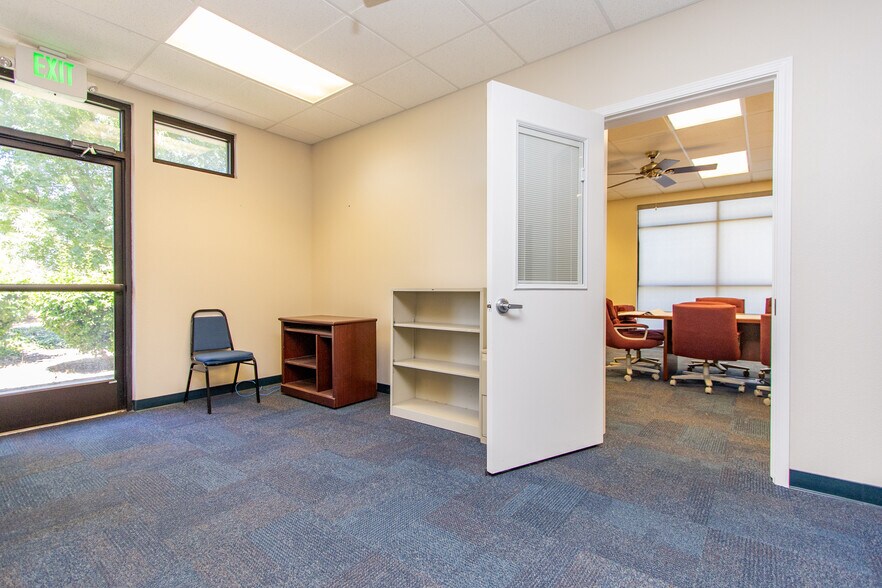 More Photos Of 971 E Broadway Ave, Atwater Office For Lease