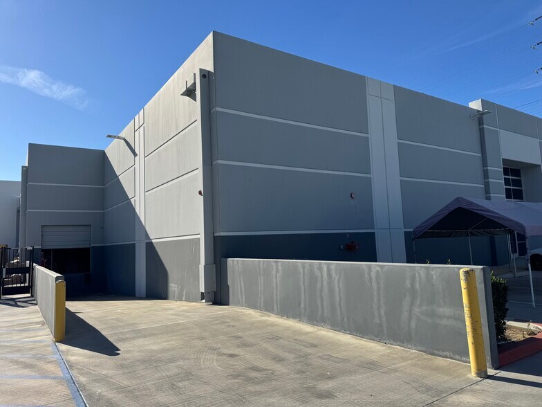 More Photos Of 1850 Rustin Ave, Riverside Warehouse For Sale