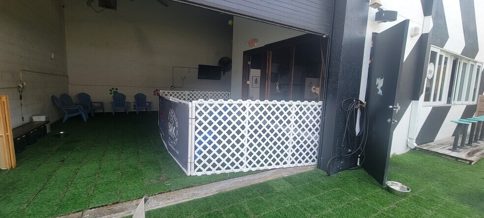 More Photos Of 525 Clematis St, West Palm Beach Office For Lease