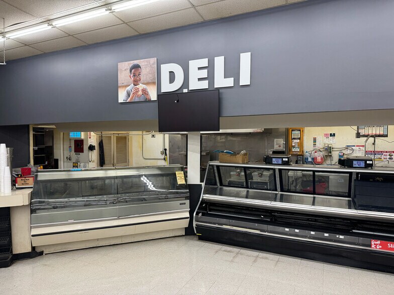 More Photos Of 1900 Harlan St, Falls City Supermarket For Sale