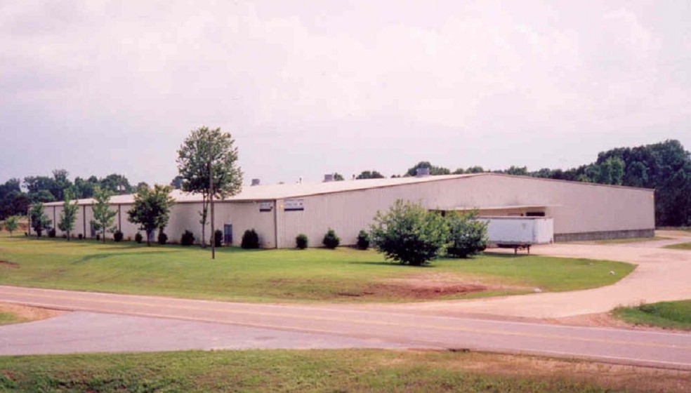 Primary Photo Of 24342 Highway 15, Union Manufacturing For Lease