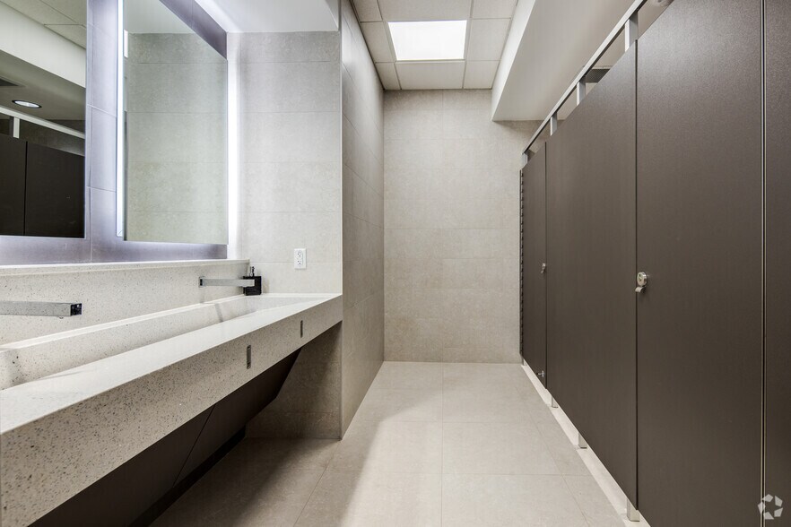 More Photos Of 333 S Garland Ave, Orlando Office For Sale