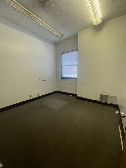 More Photos Of 317 S Broadway, Yonkers Office For Sale