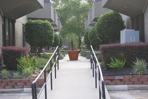 More Photos Of 1110 Kingwood Dr, Kingwood Office For Sale