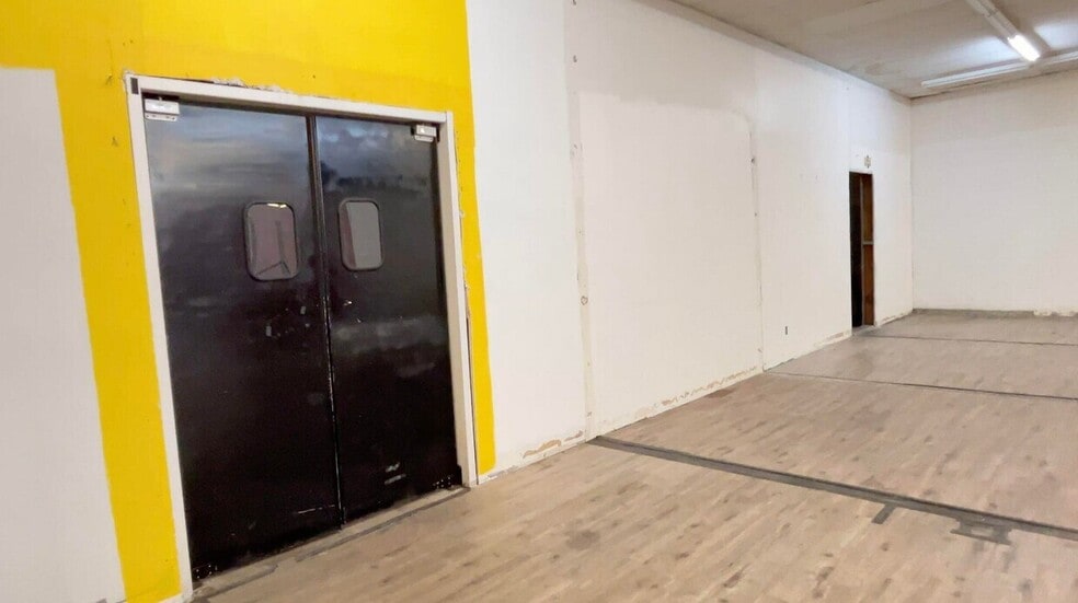 More Photos Of 684 S Main St, Cedar City Drugstore For Lease