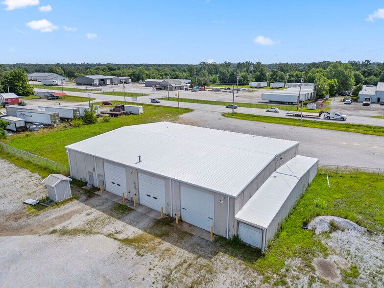 More Photos Of 825 MO-59, Carthage Industrial For Lease
