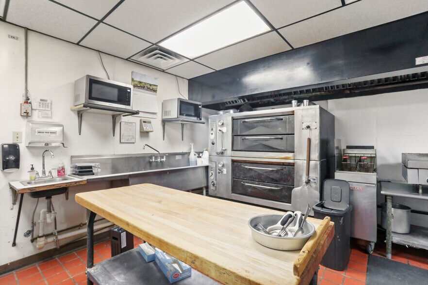 More Photos Of 130 N Raleigh St, Martinsburg Restaurant For Sale