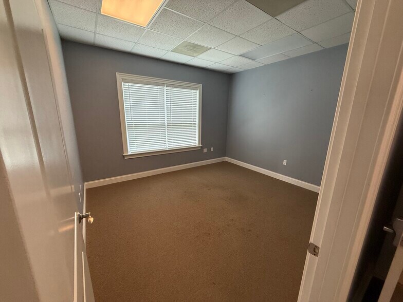 More Photos Of 10965 Winds Crossing Dr, Charlotte Medical For Sale