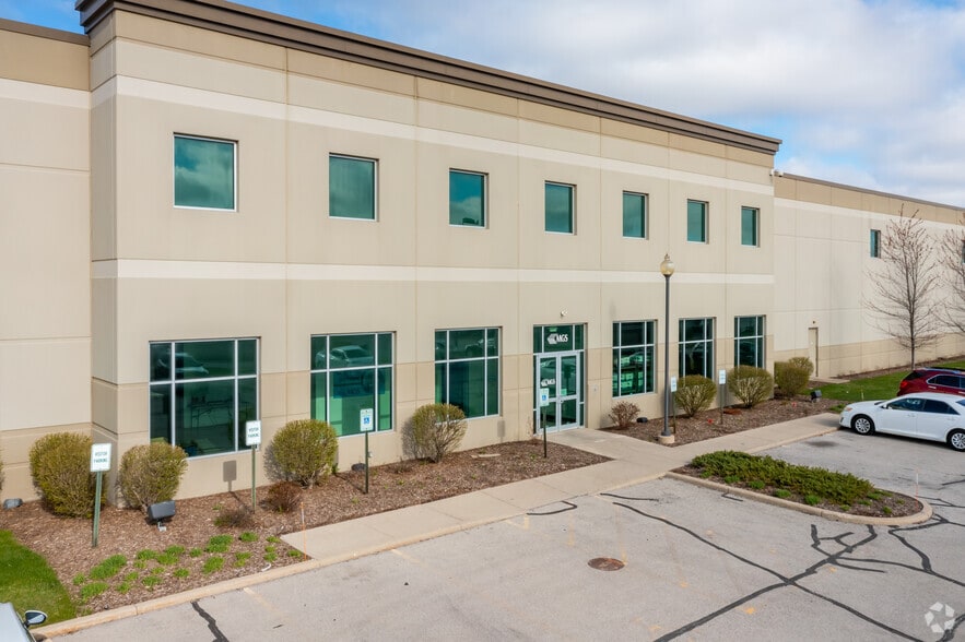 More Photos Of 9875 S Stern St, Oak Creek Warehouse For Lease