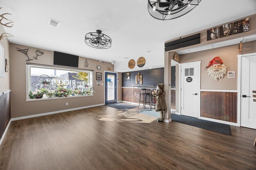 More Photos Of 116 W 5th St, Tipton Research And Development For Sale