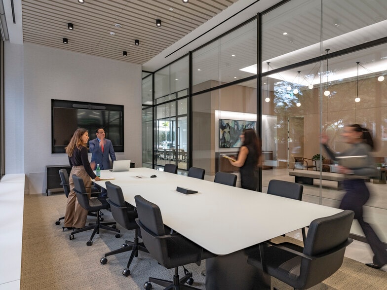 More Photos Of 2 S Biscayne Blvd, Miami Office Residential For Lease