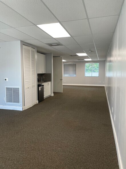 More Photos Of 5220 S University Dr, Davie Office For Lease
