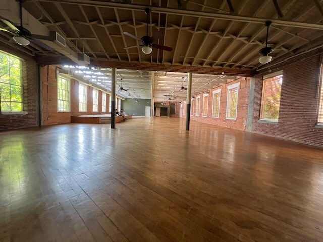 More Photos Of 315 W Solomon St, Griffin Office For Sale