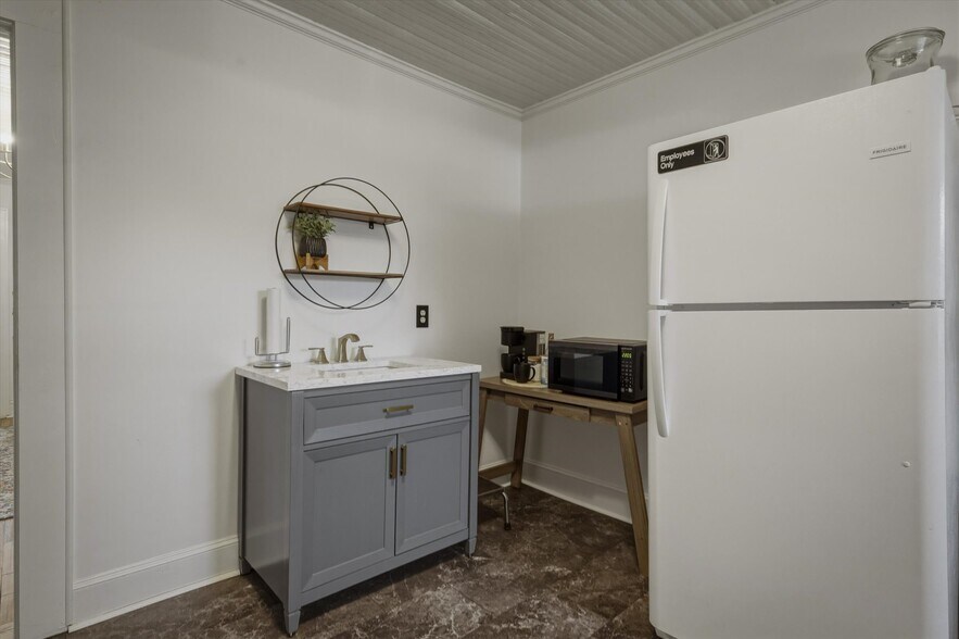 More Photos Of 408 S Green St, Morganton Specialty For Sale