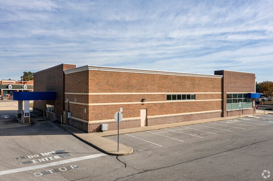 More Photos Of 55 Drury Dr, La Plata Drugstore For Lease