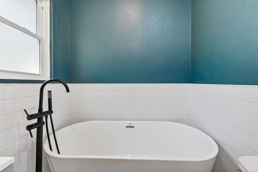 More Photos Of 3410 Austin St, Houston Office Residential For Lease