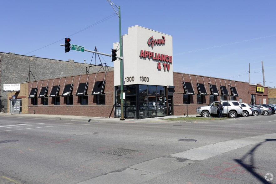 Primary Photo Of 1300-1308 W North Ave, Chicago Storefront For Lease